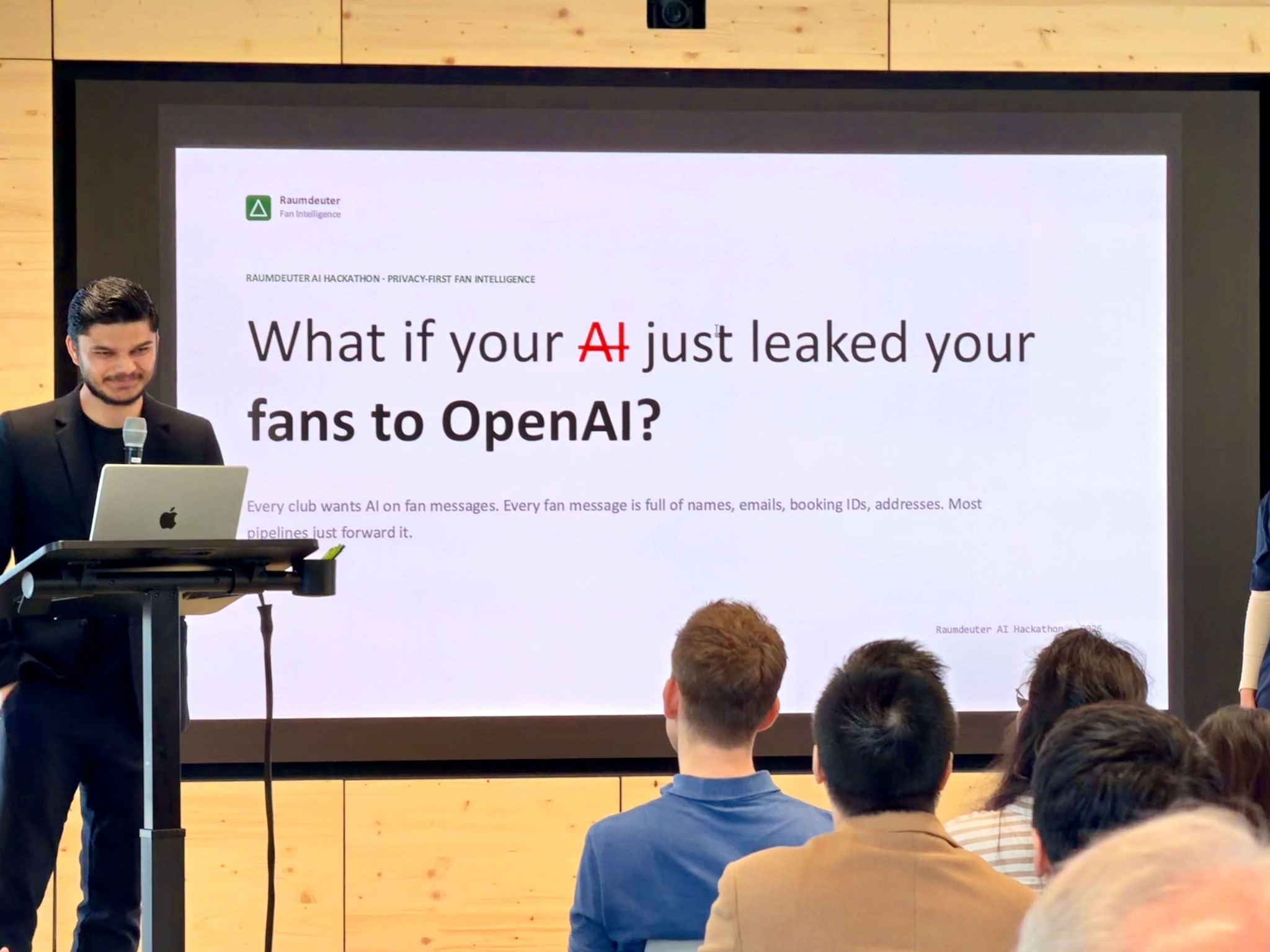 Afzaal Afzal presenting the Raumdeuter AI privacy challenge solution at Campus Founders hackathon